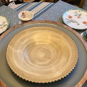 Vintage LAURIE gates 13” Round Platter w/Square Base==Retired 1998 Pattern